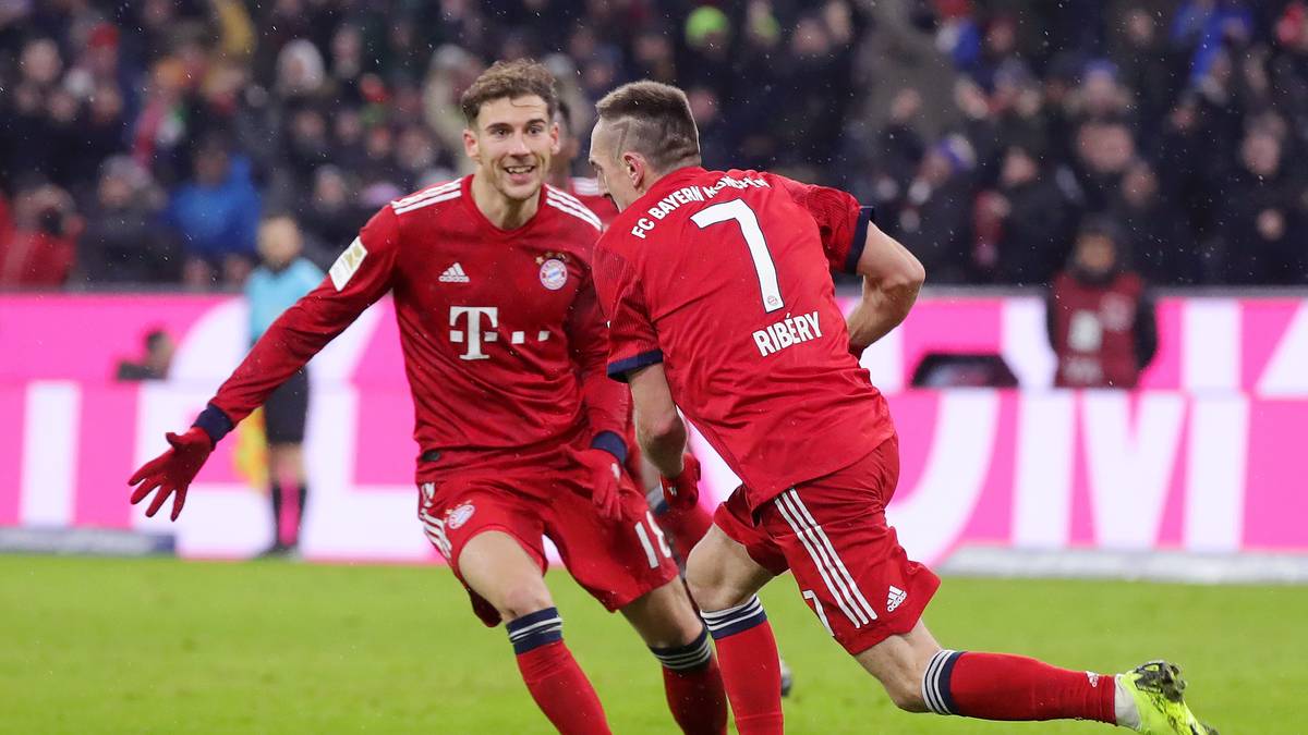 FC BAYERN MÜNCHEN (Platz 2): Wie in der "echten" Tabelle findet sich auch der Rekordmeister in diesem Ranking auf dem zweiten Rang wieder. Die erfolgsverwöhnten FCB-Anhänger müssen für einen Treffer in der Allianz-Arena nicht viel berappen: Schlanke 2,64 Euro sollten für jeden Fan realisierbar sein