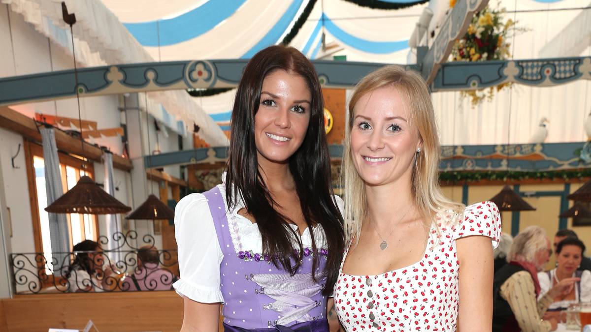 Na, wer hat das schönere Dirndl an? Lina Meyer (l.), Freundin von Bayern-Spieler Joshua Kimmich, oder doch Elena Rudy?