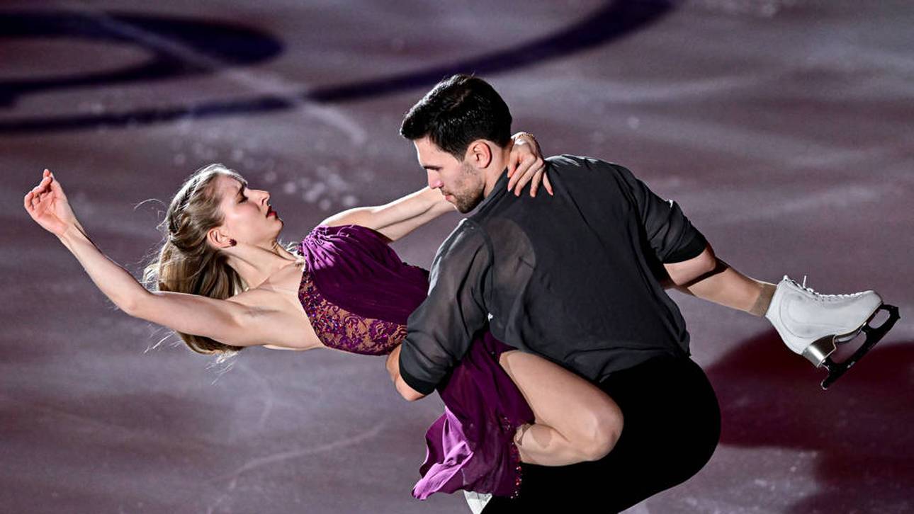 Auszeichnung für Eislauf-Paar