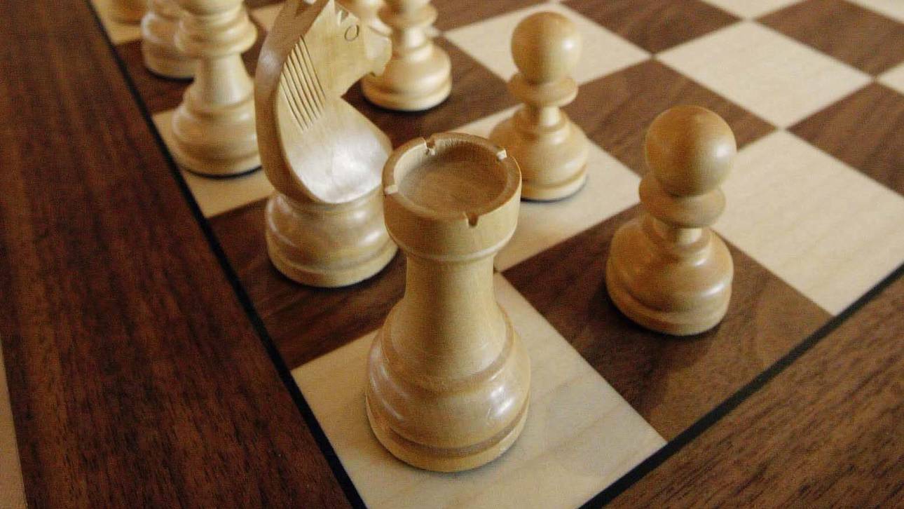 Schachpräsident will 50 Mrd. Dollar