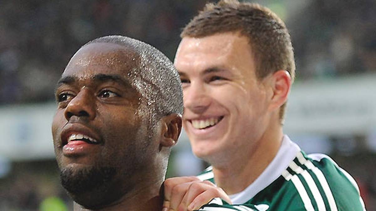 Während sich der Brasilianer mit seiner Familie im Heimaturlaub befindet, steigen  Diebe in sein Haus in Gifhorn ein und entwenden dort Bargeld, Schmuck und weitere Wertgegenstände im Gesamtwert von mehr als 100.000 Euro