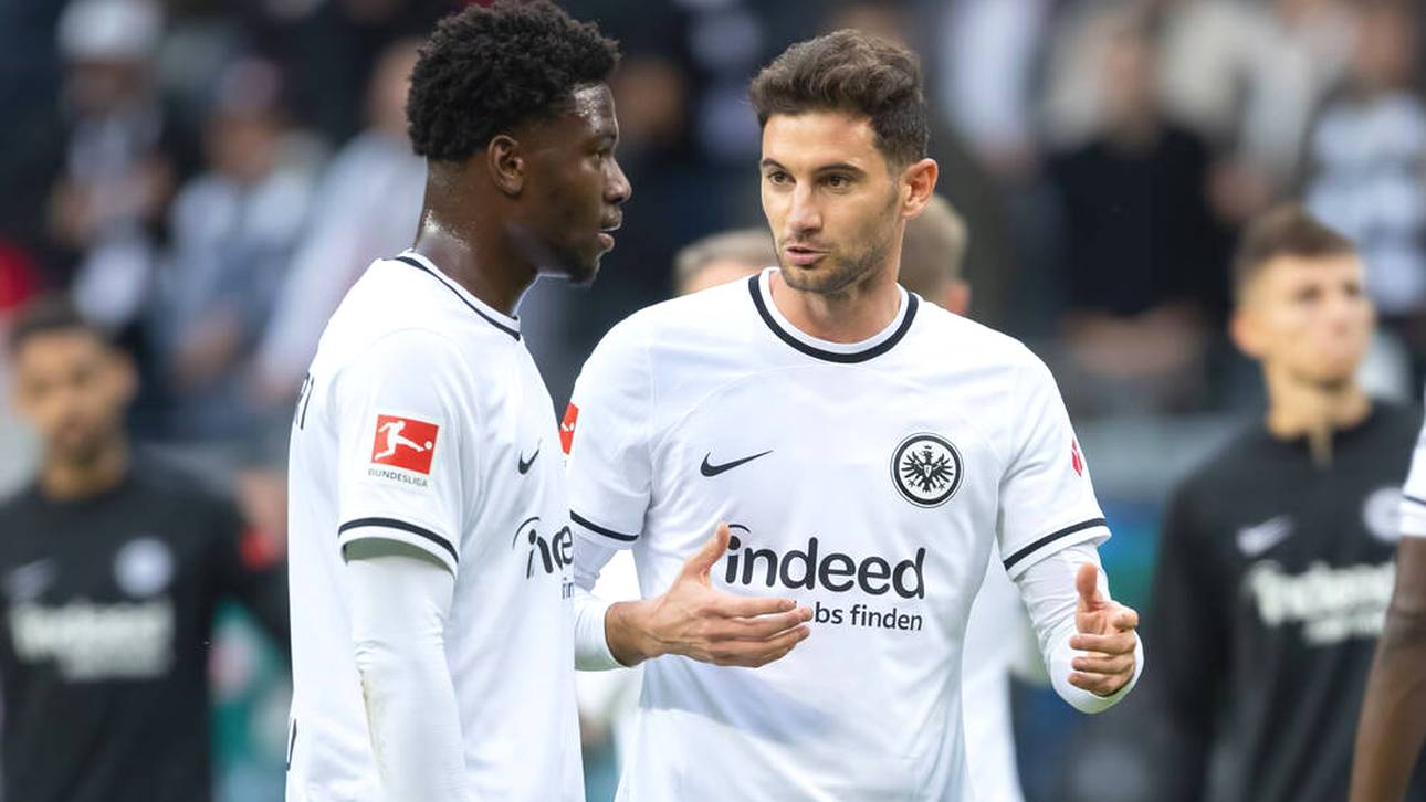 Im Gespräch: Eintracht-Stürmer Lucas Alario (rechts) und Faride Alidou