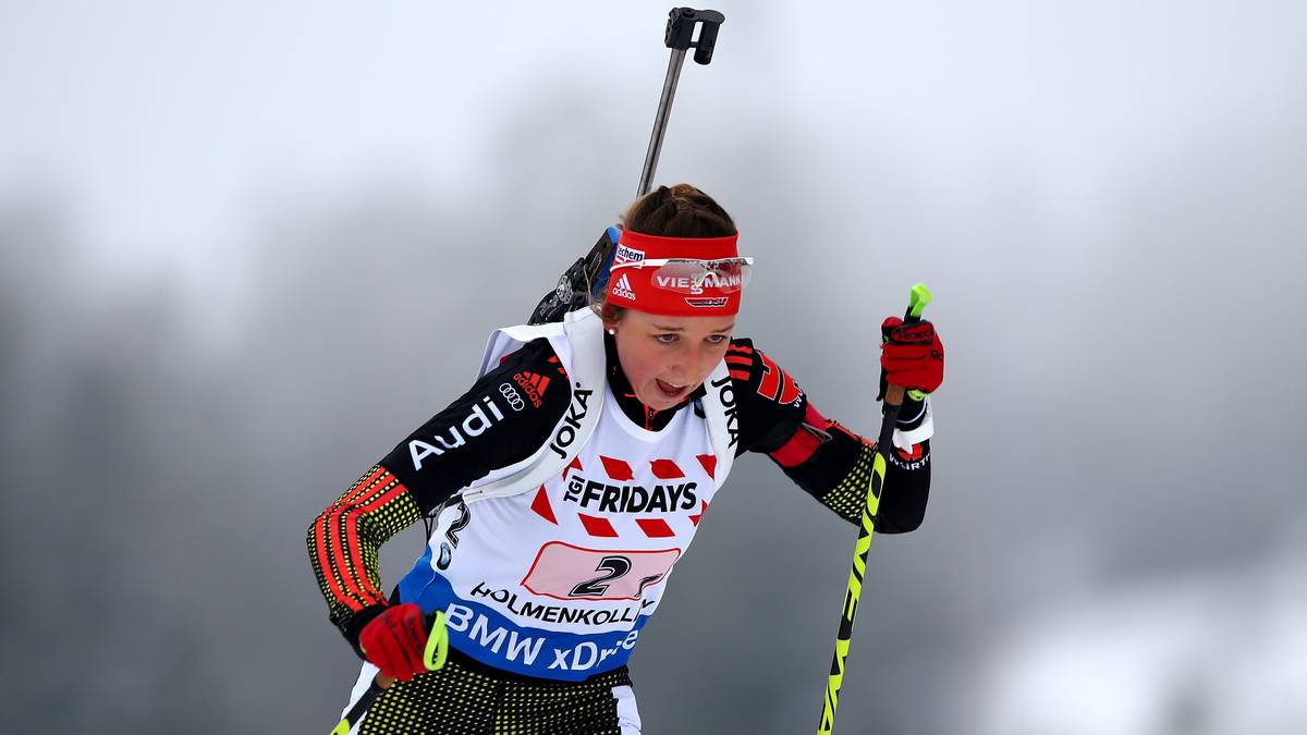 Auch im Biathlon gibt es ein Paar. Franziska Preuß gewann 2015 mit der Staffel Gold...