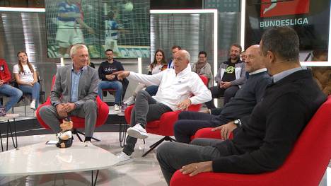 Im Jahr 1994 trafen Duisburg und Bremen in der Bundesliga aufeinander und damit auch Mario Basler auf Rachid Azzouzi. Im STAHLWERK Doppelpass diskutieren die beiden Ex-Profis die Situation aus.