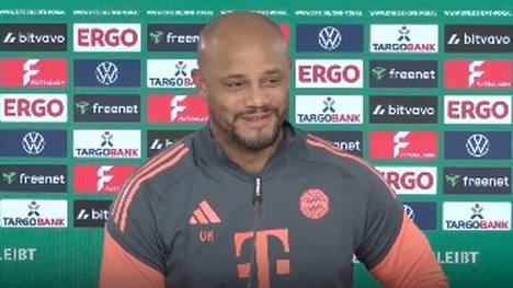 Bayern-Trainer Vincent Kompany gibt einen kurzen Einblick, wie es um die Entwicklung und Planung seines jungen Torwarts Jonas Urbig steht.