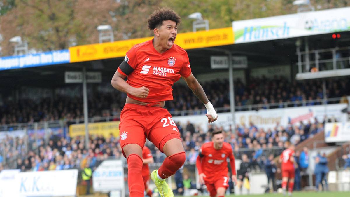 CHRIS RICHARDS: Der 19-jährige US-Amerikaner kam im Sommer vom FC Dallas an die Säbener Straße. Bei Bayern II erspielte sich der flexible Verteidiger gleich einen Stammplatz und glänzte auch schon als Torschütze. Ein interessanter Spieler für die Zukunft