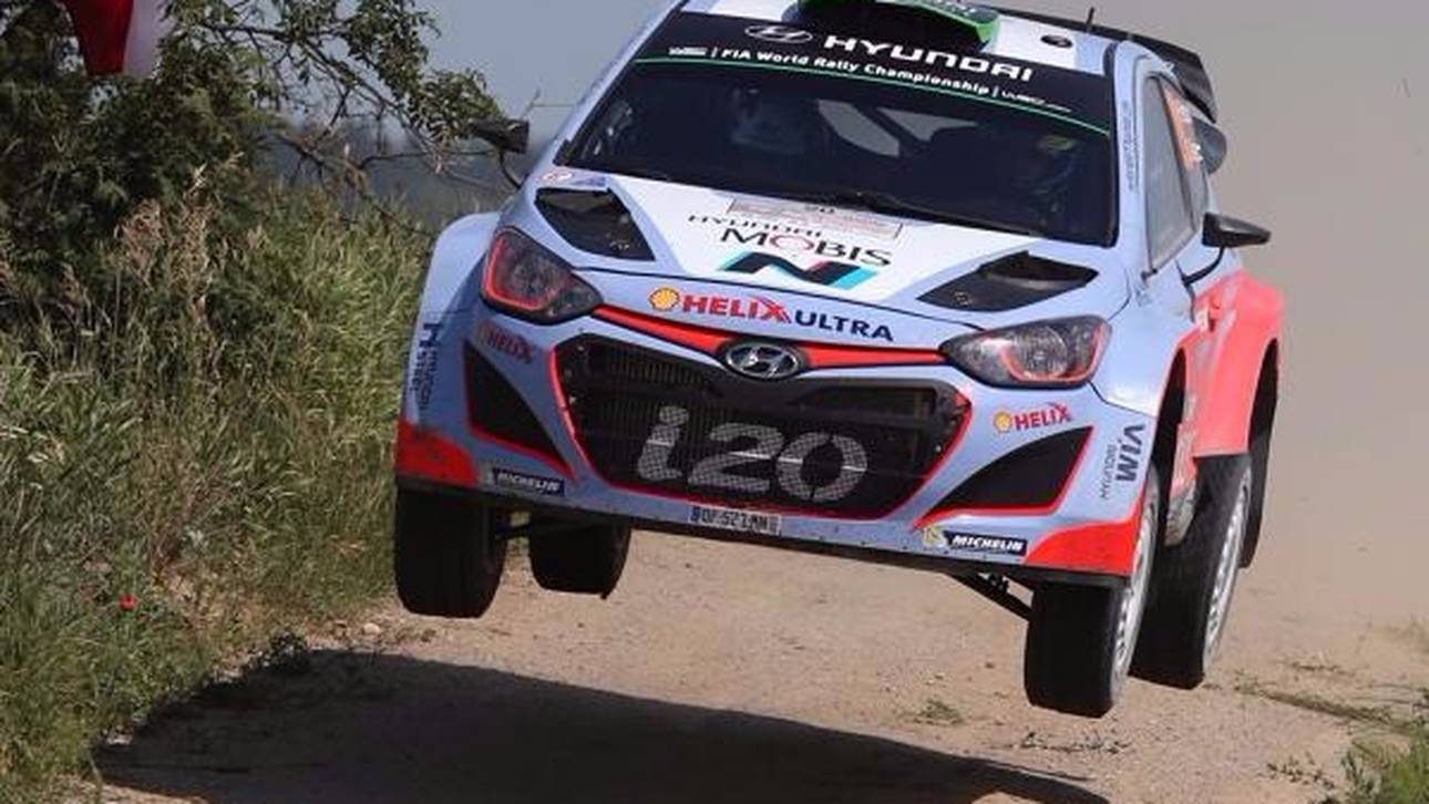 Neuville trotz Überschlag im Ziel
