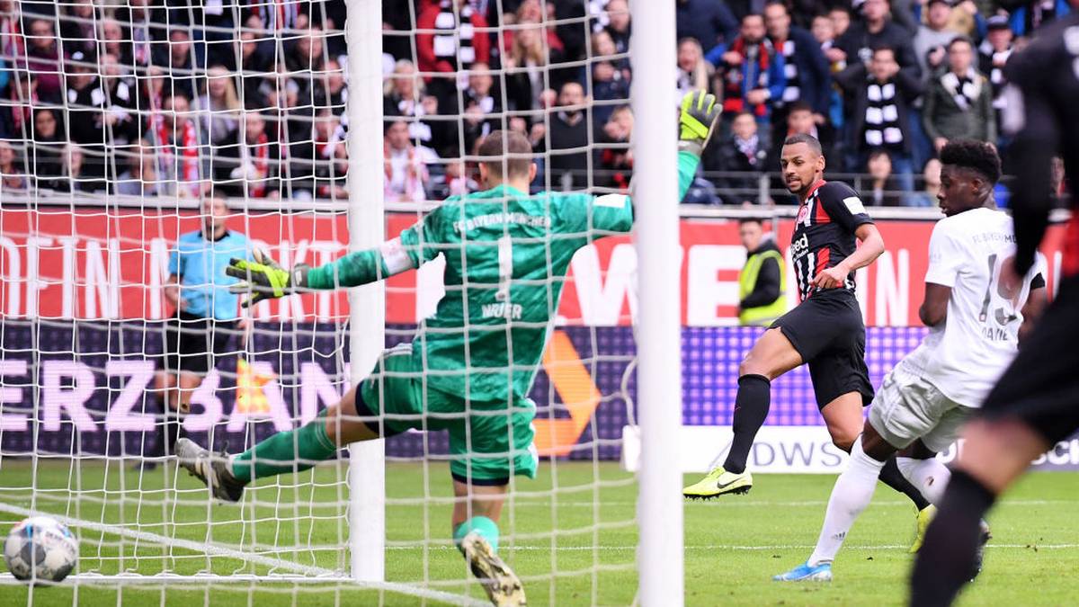 FRANKFURT AM MAIN, GERMANY - NOVEMBER 02: Djibril Sow of Eintracht Frankfurt scores his team's second goal during the Bundesliga match between Eintracht Frankfurt and FC Bayern Muenchen at Commerzbank-Arena on November 02, 2019 in Frankfurt am Main, Germany. (Photo by Alex Grimm/Bongarts/Getty Images)