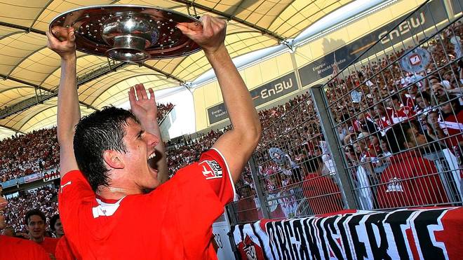 O maior sucesso de Gomez com VfB: Campeão da Alemanha em 2007