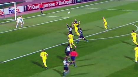 Mats Hummels verursacht gegen Krasnodar in der ersten Minute einen Elfmeter