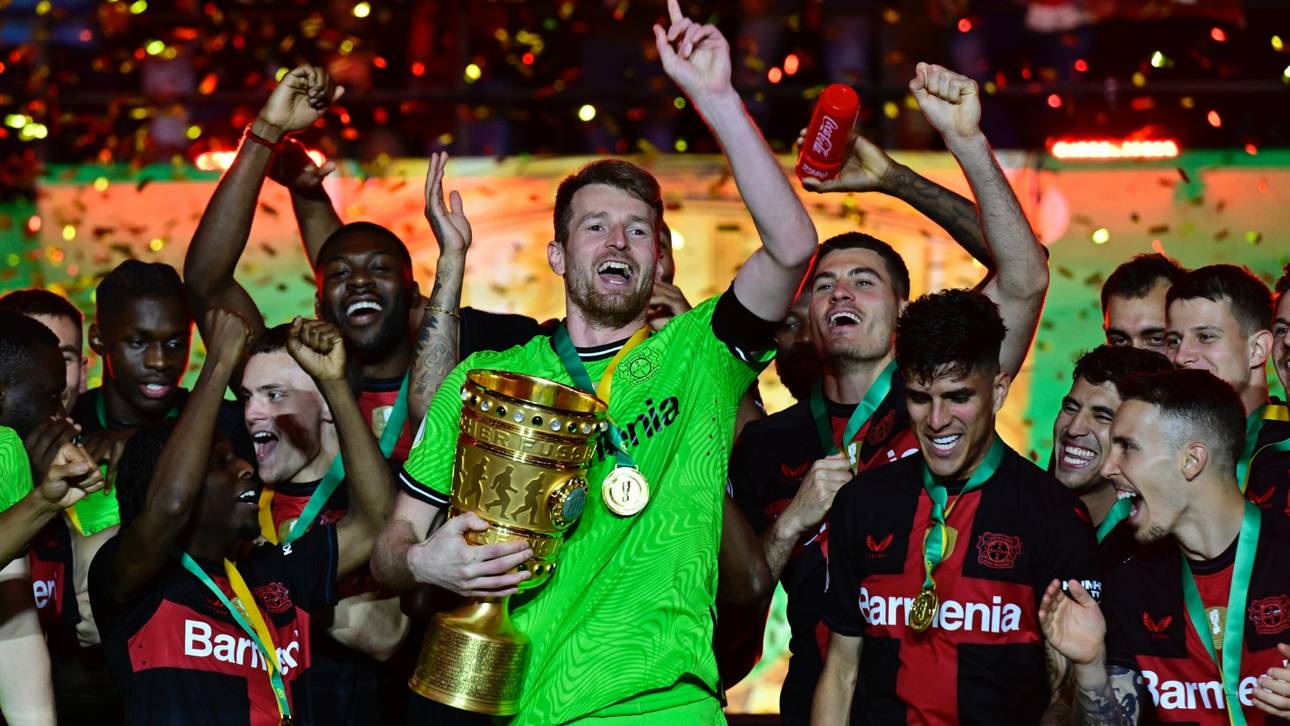 Bayers Double-Helden gelandet – so läuft die Titel-Party