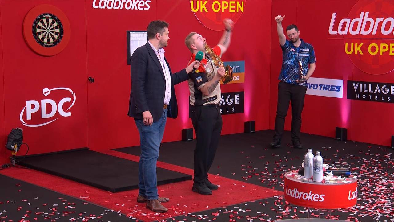 UK Open: Dimitri van den Bergh mit emotionaler Botschaft an verstorbenen Opa