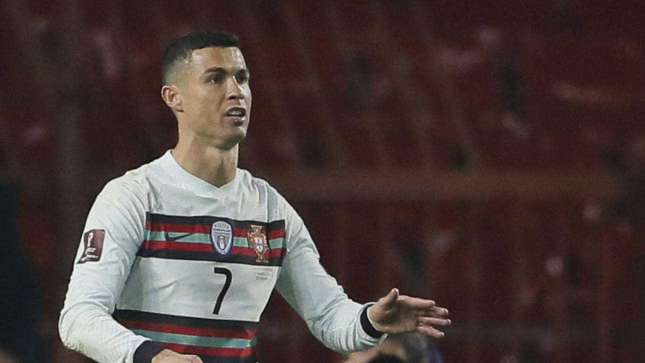 Ronaldos Kapitänsbinde versteigert
