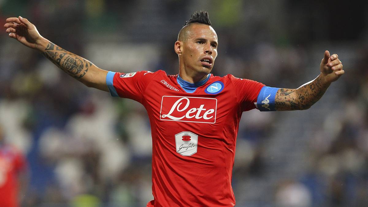 Auch Higuains Teamkollege Marek Hamsik stand bei Top-Klubs wie Juventus auf dem Zettel. In Neapel hat der Kapitän die wichtige Rolle des Ballverteilers inne, mahnt nach drei sieglosen Liga-Partien und sechs Gegentoren an: "Wir müssen uns verbessern."