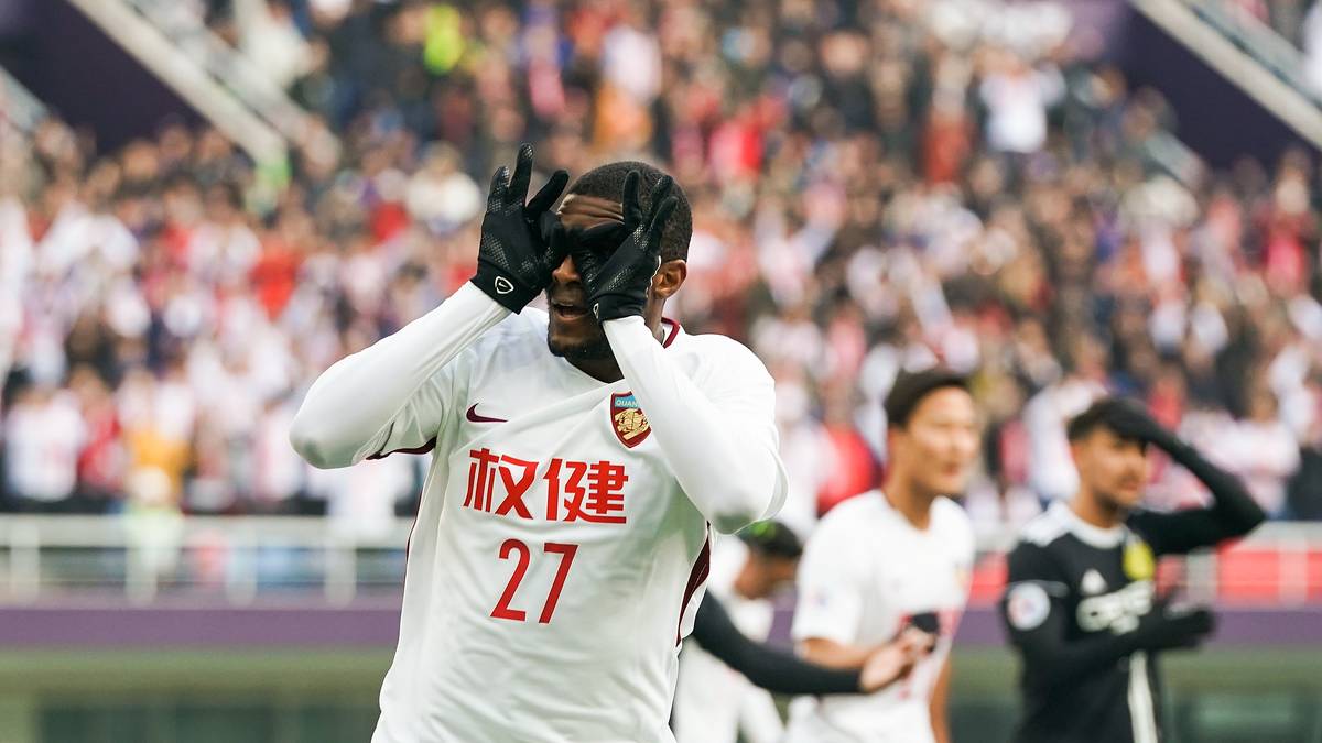 ANTHONY MODESTE: Der Franzose war bei Tianjin Quanjian Teamkollege von Axel Witsel. Das China-Abenteuer endete für Modeste nach etwas mehr als einem Jahr, als er seinen Vertrag aufgrund ausstehender Gehaltszahlungen kündigte und wenig später zum 1. FC Köln zurückkehrte. Tianjin zahlte 2017 rund 35 Millionen für den Stürmer