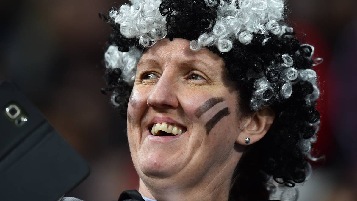 Die Fans der "All Blacks" blicken dem letzten Gruppenspiel entspannt entgegen, schließlich ist ihre Mannschaft schon für das Viertelfinale qualifiziert