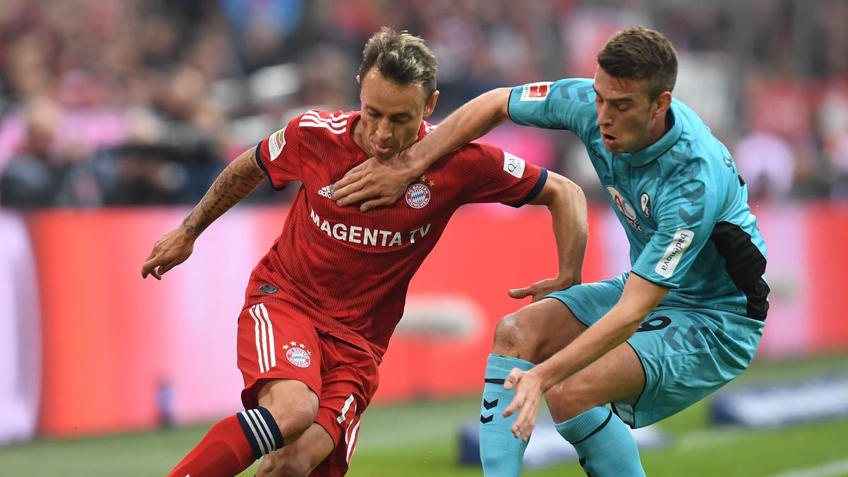 In dieser Saison läuft er 16 Mal auf, neun Mal steht er in der Startelf. Bis auf die beiden Spiele gegen den SC Freiburg liefert er solide Leistungen und ist besonders für die Stimmung innerhalb der Mannschaft ein wichtiger Teil