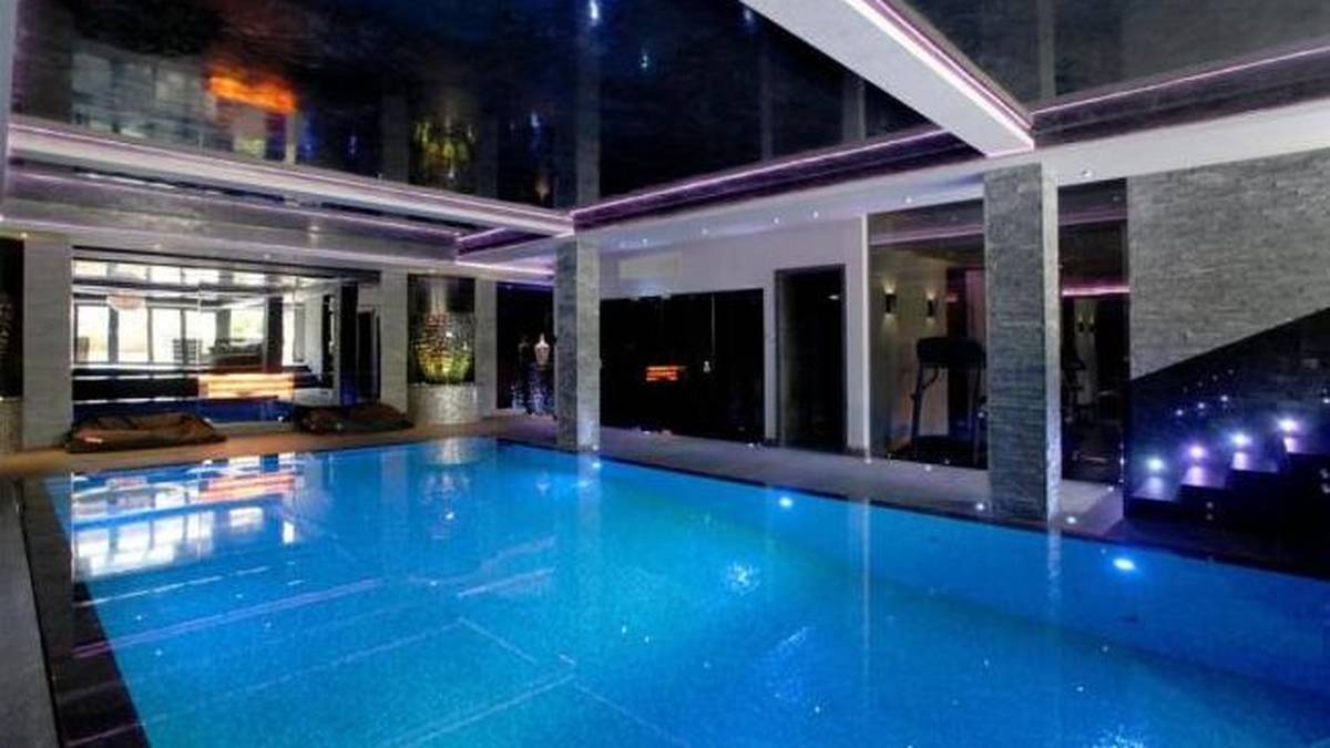 Und wer keine Lust hat zu tanzen, der kann sich im Pool nebenan abkühlen