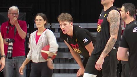 Moritz Wagner, deutscher Weltmeister und 363-maliger NBA-Spieler, kann nicht aktiv an der Basketball-Europameisterschaft 2025 teilnehmen - und hat seinen Fans nun doch eine frohe Kunde zu überbringen. 