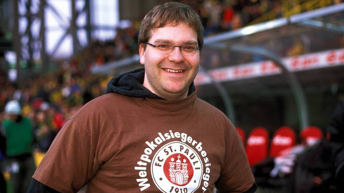 Entertainer Elton ist Fan des FC St. Pauli