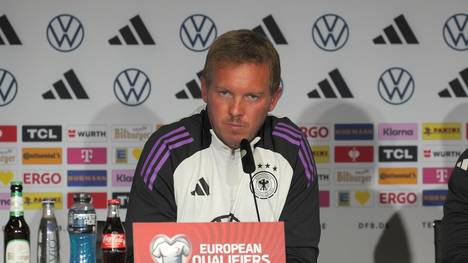 Nach dem Debakel des DFB-Teams gegen die Slowakei äußert sich Bundestrainer Julian Nagelsmann dazu, ob im nächsten Spiel der WM-Qualifikation gegen Nordirland nun andere Spieler zum Zug kommen. 