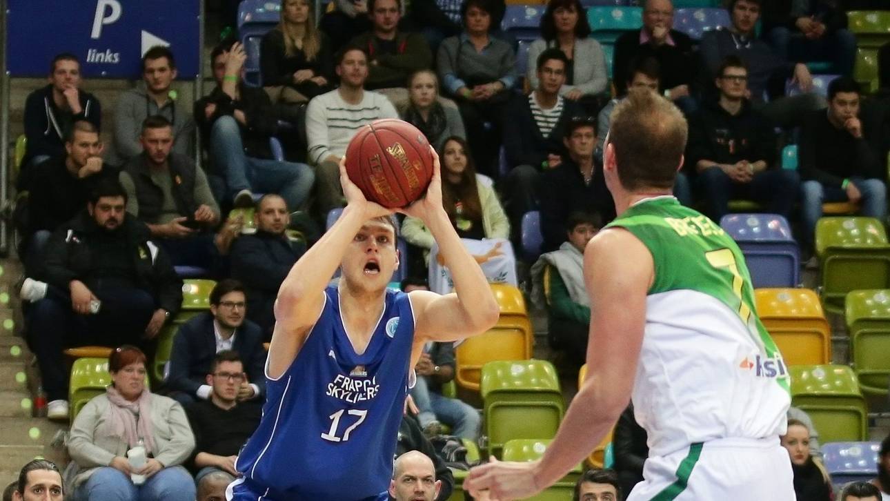 Frankfurt auf Viertelfinal-Kurs