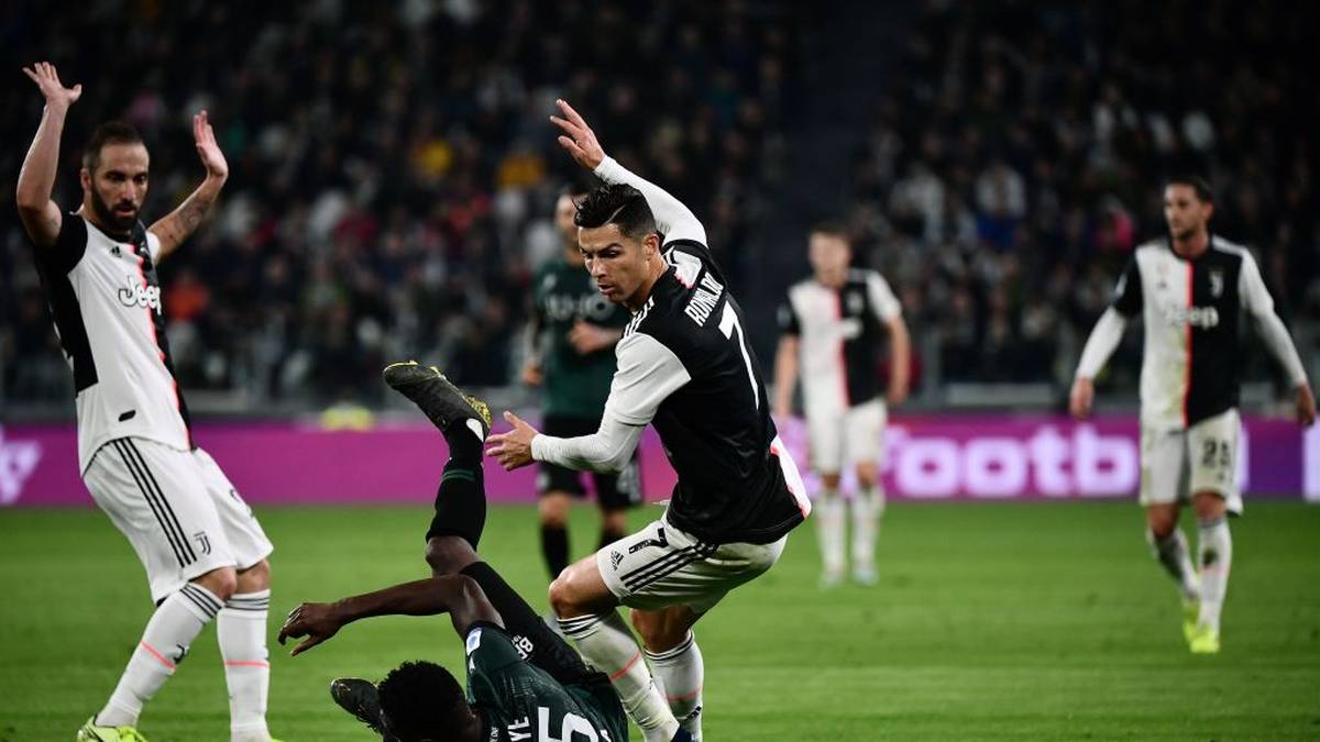 Seit seinem Wechsel zur "Alten Dame" im Sommer 2018 scheiterte der Portugiese mit allen seinen 18 Versuchen. Dennoch hat er auch schon über 50 direkte Freistoßtore erzielt, was ihm einen Platz in dieser Liste einbringt