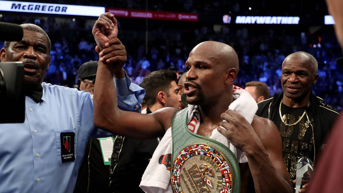 Er ist die schillerndeste Figur, die das Boxen in diesem Jahrtausend zu bieten hat. SPORT1 blickt auf das prallbunte Leben des Floyd Mayweather zurück: seine Kämpfe, seine Protz-Auftritte und seine privaten Schattenseiten