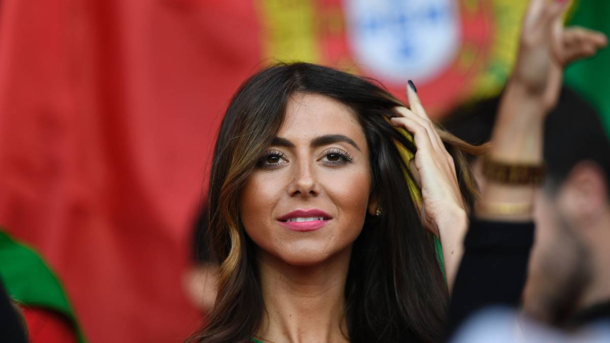 Cristiano, Cristiano. Natürlich wollen die potugiesischen Fans, vor allem die weiblichen, nur einen sehen. Ihren Ronaldo