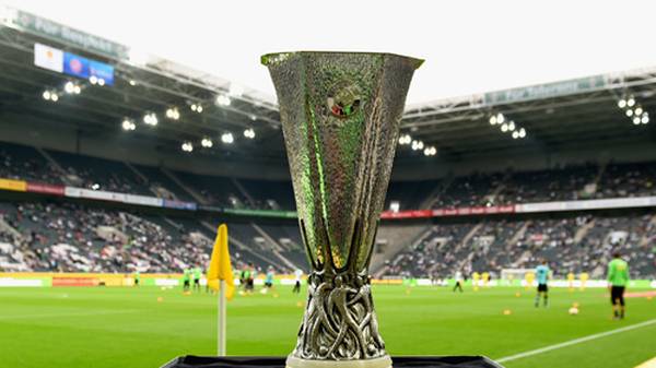 Der Cup ist in Mönchengladbach. Die Borussia hat die Trophäe zwei mal gewonnen, doch das ist lange her. Nun dürfen sie mal wieder im Wettbewerb Europa League antreten. Zum Auftakt sind die Spanier vom FC Villarreal im Borussia-Park zu Gast