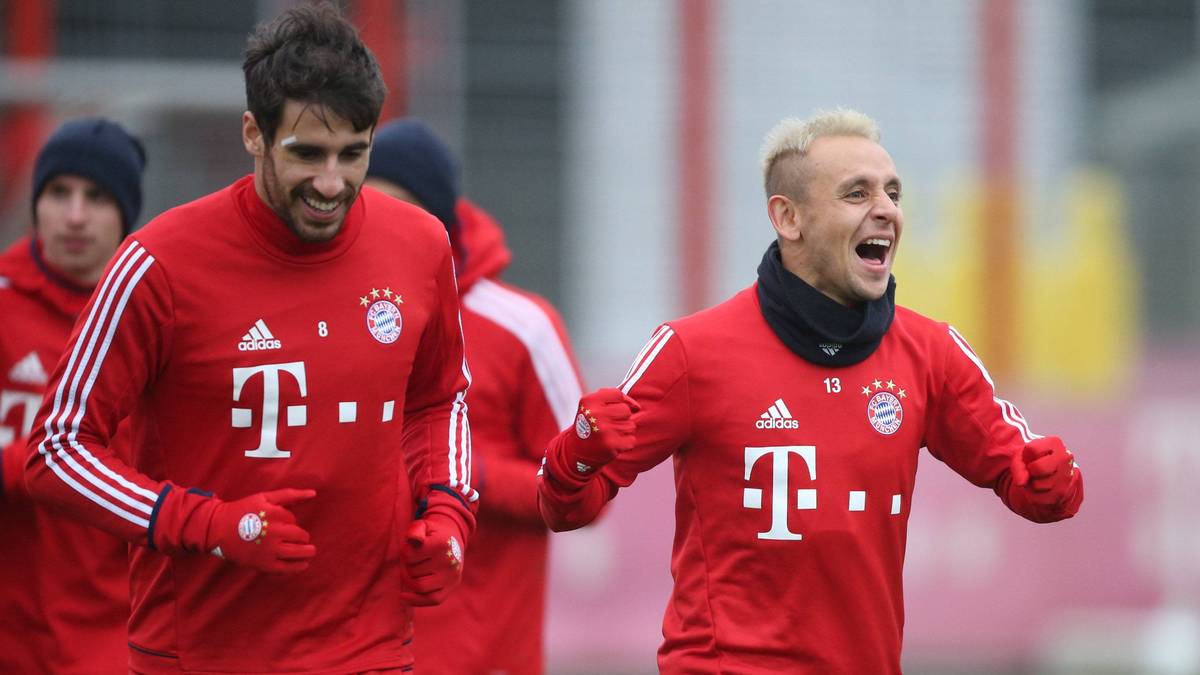 Der Abwehrspezialist scheint jedenfalls Freude an seiner neuen Frisur zu haben