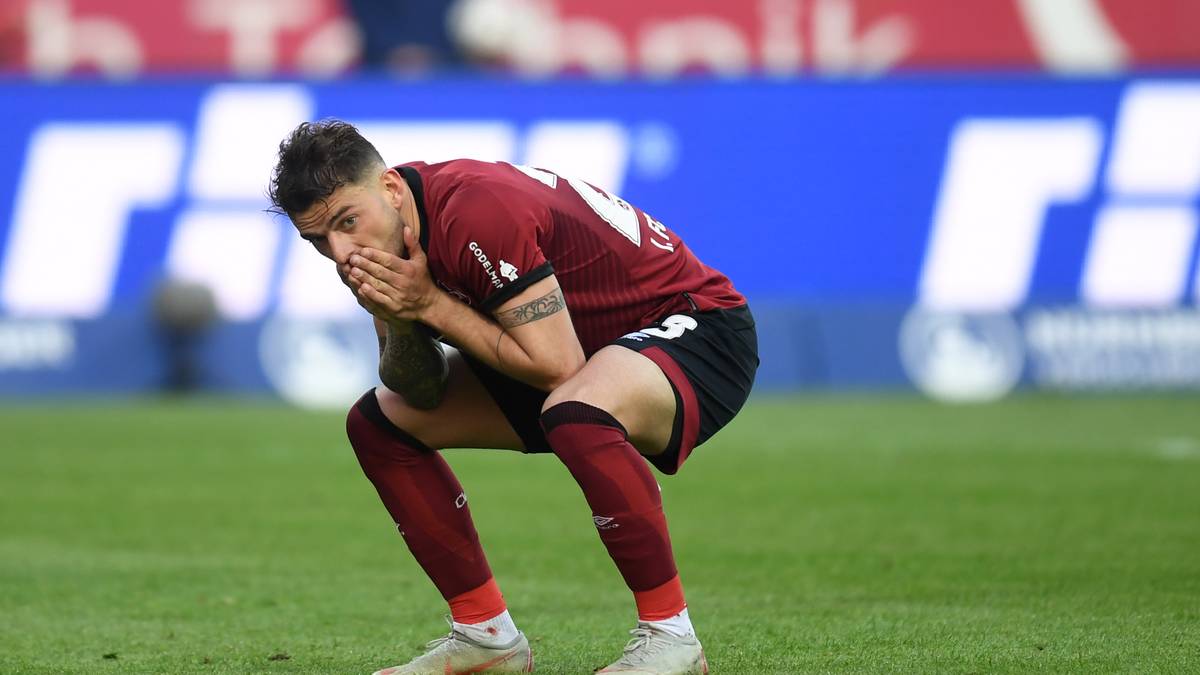 Natürlich mussten die Franken nach dem Abstieg auch einige Abgänge hinnehmen Mit Abwehrspieler Tim Leibold und U21-Nationalspieler Eduard Löwen verlor der Club gleich zwei seiner Leistungsträger. Besonders der Abgang von Leibold kam überraschend: "Wir haben nicht damit gerechnet, dass er die Ausstiegsklausel zieht", gab Palikuca zu. Ersatztorwart Fabian Bredlow zog es zum VfB Stuttgart