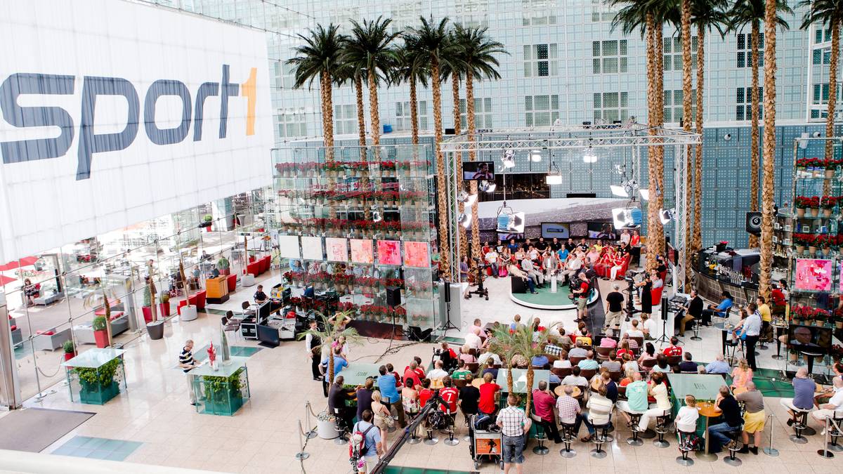 Woche für Woche diskutieren Funktionäre und Journalisten im SPORT1 Volkswagen Doppelpass über das aktuelle Fußball-Geschehen. Dabei sind in den vergangenen Jahren einige legendäre Sprüche zusammengekommen