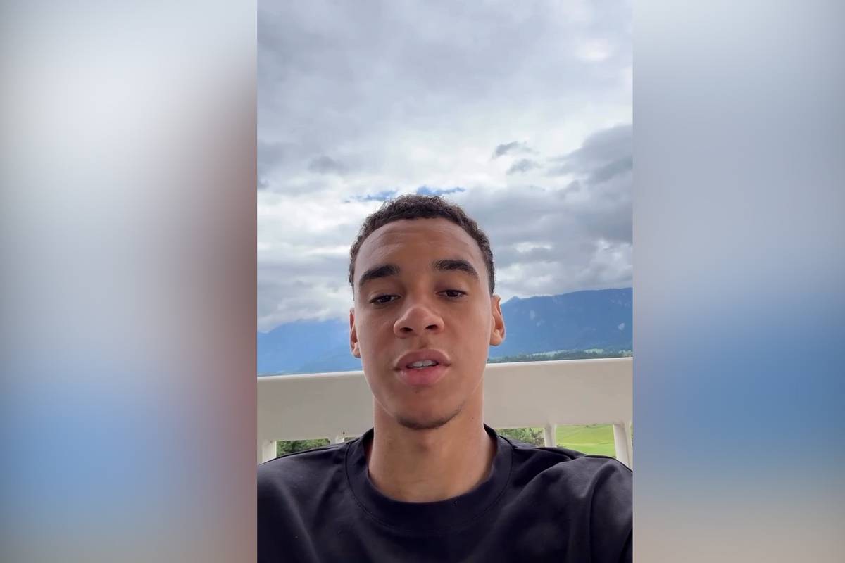 Jamal Musiala richtet via Instagram Worte an seine Fans. Er äußert sich auch zum Streitthema, ob Gianluigi Donnarumma Schuld an der Verletzung des Bayern-Stars trägt.