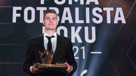 Patrik Schick von Bayer 04 Leverkusen ist erstmals Tschechiens Fußballer des Jahres und folgt damit auf West-Ham-United-Akteur Tomas Soucek. 