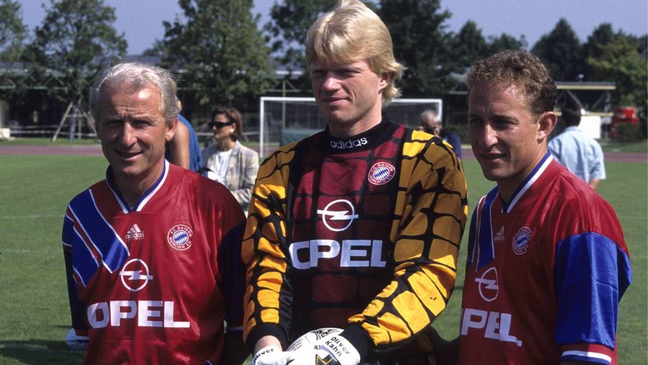 Oliver Kahn mit Cheftrainer Giovanni Trapattoni (li.)