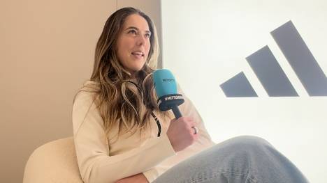 Petra Vlhová ist nach fast zwei Jahren Verletzungspause doch noch rechtzeitig für Olympia fit geworden. Im Adidas-Haus in Cortina spricht sie mit SPORT1 über die schwere Phase in ihrer Karriere.