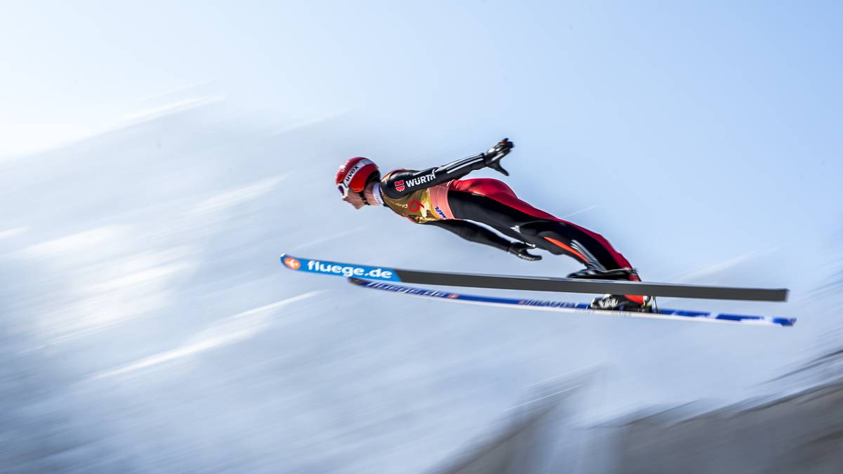 ANDREAS WANK: Er ist der erfahrenste DSV-Adler und nimmt bereits zum elften Mal an der Tournee teil. Der Team-Olympiasieger von Sotschi 2014 gibt sein Saisondebüt im Weltcup, zuletzt war er im Continental Cup unterwegs, da er seine Topform sucht