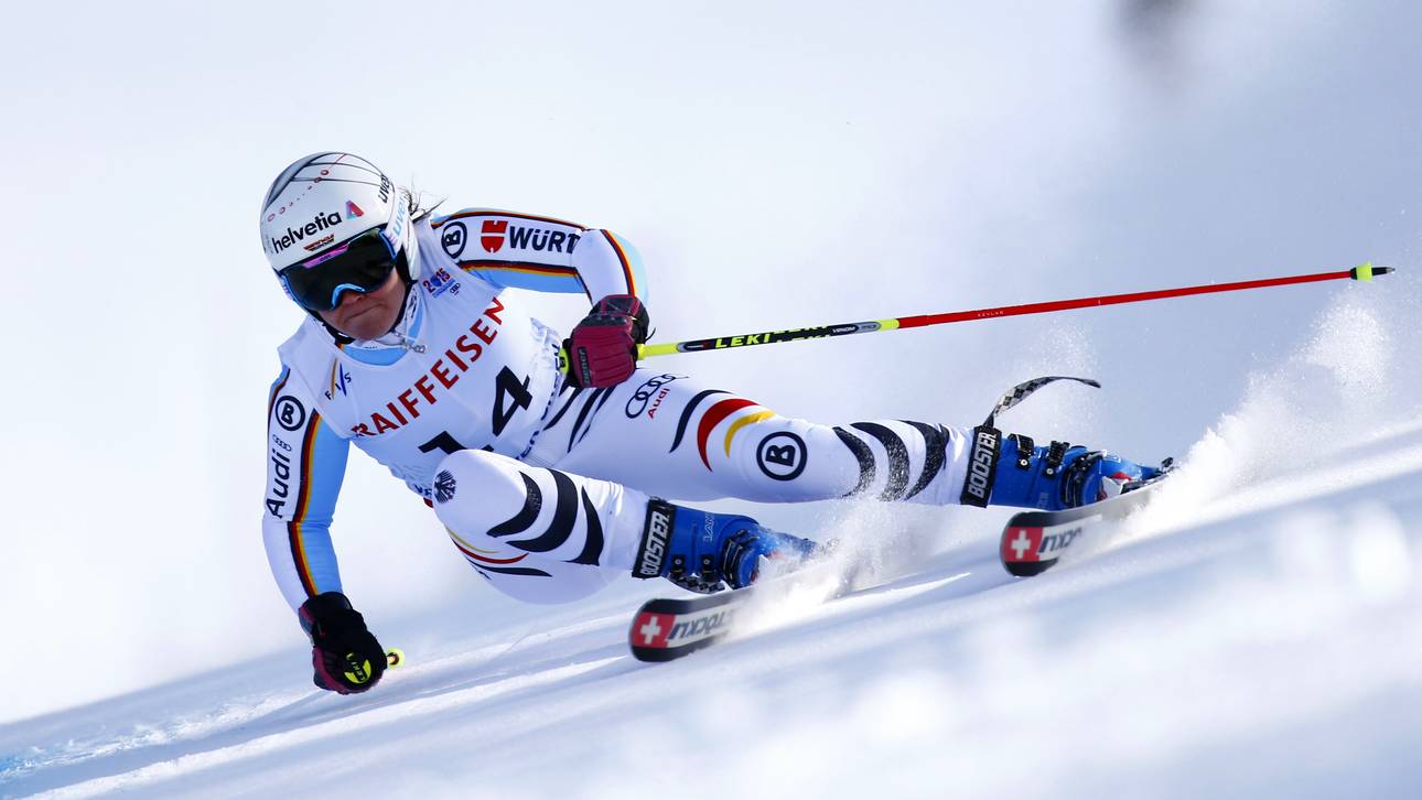 Rebensburg knapp hinter Fenninger