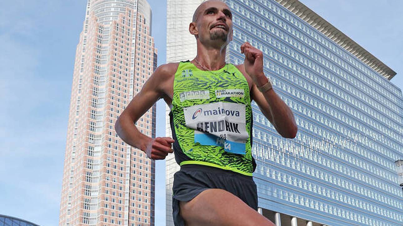 Hendrik Pfeiffer beim Frankfurt-Marathon 2022