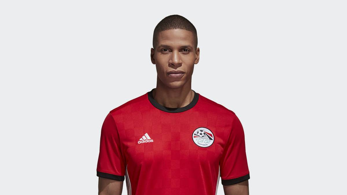 GRUPPE A - ÄGYPTEN (Adidas, 89,95 Euro): Im klassisch-edlen Design tritt Ägypten an, das erstmals seit 28 Jahren an einer Weltmeisterschaft teilnimmt