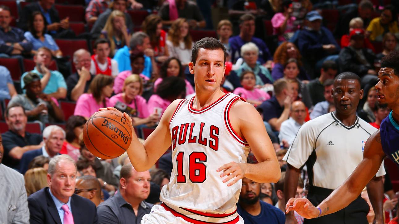 Zipser mit Kurzeinsatz bei Bulls-Sieg