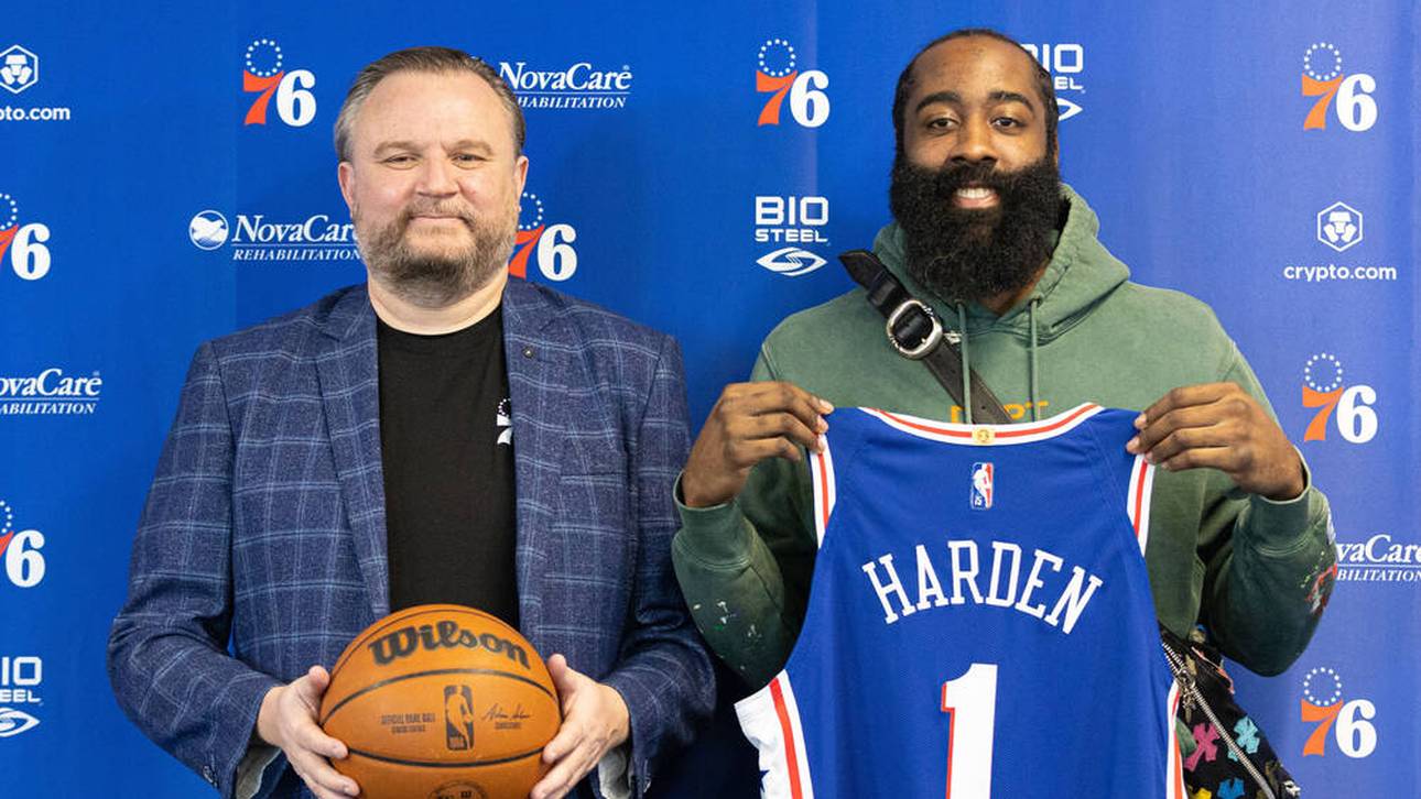 Sixers-Präsident Daryl Morey (l.) lotste James Harden nach Philadelphia