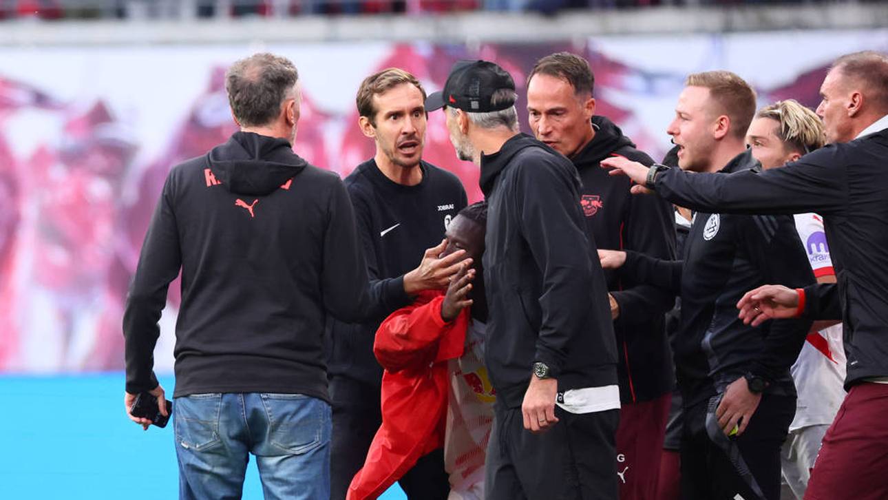 Julian Schuster und Marco Rose gerieten nach Schlusspfiff aneinander