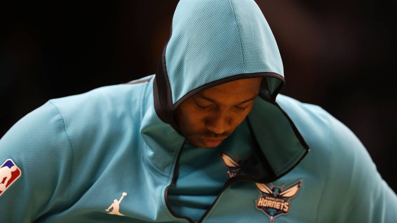 Obszöne Geste: Howard muss blechen