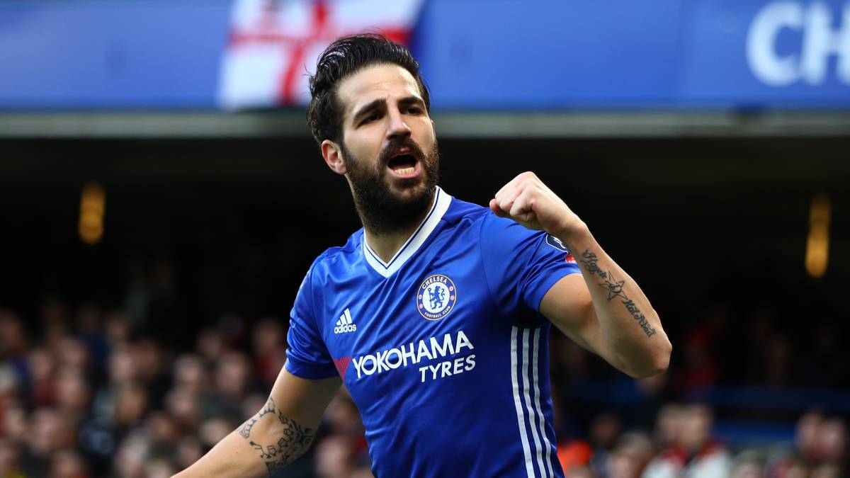 CESC FABREGAS: Der wohl größte noch gehandelte Name ist Cesc Fabregas. Der Welt- und Europameister kommt bei Chelsea meist nicht über die Reservistenrolle hinaus und ist bei diversen Klubs im Gespräch. So sollen laut "Sky" beide Mailänder Klubs, Juventus und West Ham interessiert sein