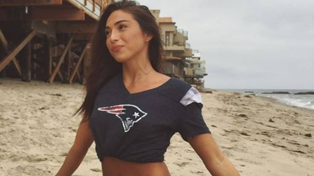NEW ENGLAND PATRIOTS: Ciera Antoinette Liguori zeigt deutlich, für welches Team ihr Herz schlägt. Die 22-Jährige ist die Freundin von Patriots-Running-Back DJ Foster