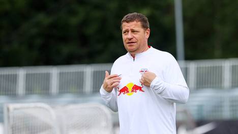 Max Eberl schränkt sich mittlerweile sogar privat ein, um Spekulationen um seine Person zu vermeiden. Er muss unter anderem auf ein Treffen mit Uli Hoeneß verzichten.