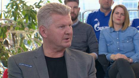 Stefan Effenberg ist im STAHLWEKR Doppelpass der Meinung, dass der FC Bayern die Meisterschaft und die Champions League holen muss, um ihrem Ruf gerecht zu werden. 
