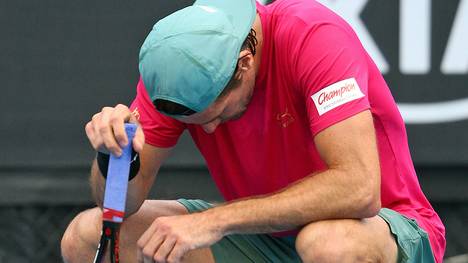 Tommy Haas musste in der ersten Runde der Australian Open aufgeben